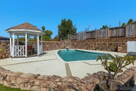 Exterior - 2073 Ginny Ln, Escondido, CA 92025 photo 3 of 11