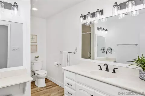 Bath - 2073 Ginny Ln, Escondido, CA 92025 photo 3 of 4
