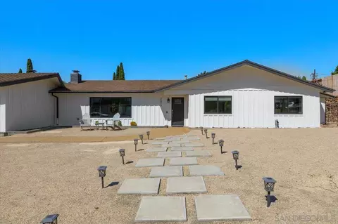 Exterior - 2073 Ginny Ln, Escondido, CA 92025 photo 2 of 11