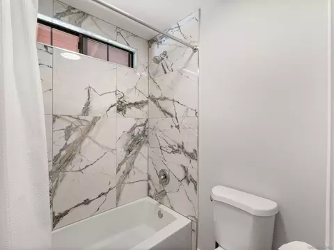 Bath - 1537 Winsome, Escondido, CA 92029 photo 5 of 6