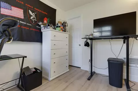 Bedroom - 432 Edgehill Ln #3, Oceanside, CA 92054 photo 2 of 2