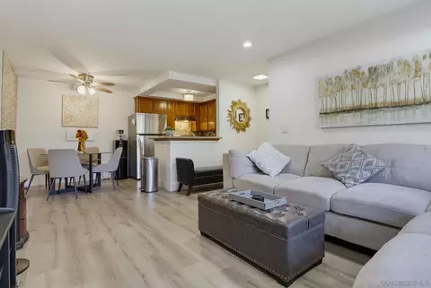 Living - 432 Edgehill Ln #3, Oceanside, CA 92054 photo 2 of 4