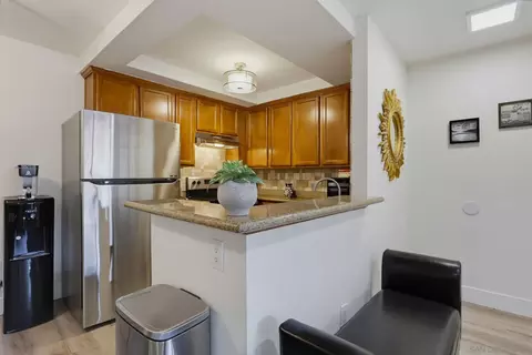 Kitchen - 432 Edgehill Ln #3, Oceanside, CA 92054 photo 4 of 5