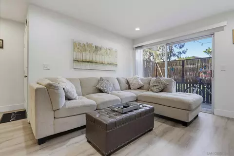 Living - 432 Edgehill Ln #3, Oceanside, CA 92054 photo 4 of 4
