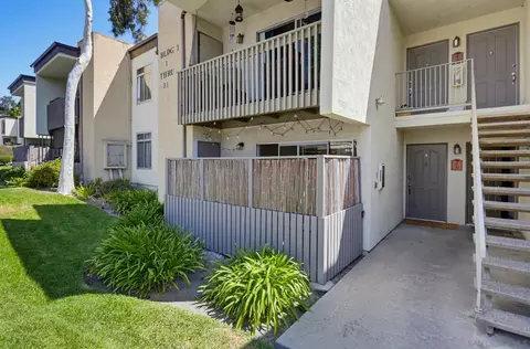 Exterior - 432 Edgehill Ln #3, Oceanside, CA 92054 photo 3 of 6