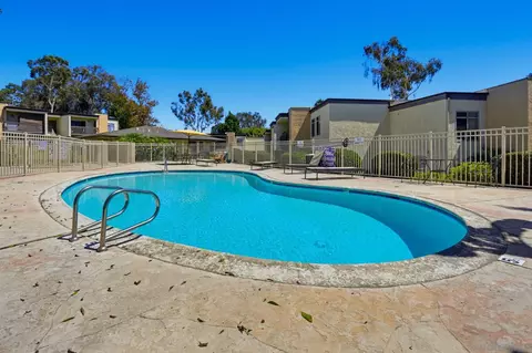 Exterior - 432 Edgehill Ln #3, Oceanside, CA 92054 photo 6 of 6