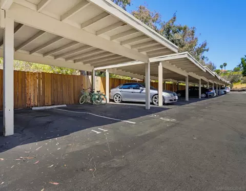 Exterior - 432 Edgehill Ln #3, Oceanside, CA 92054 photo 4 of 6