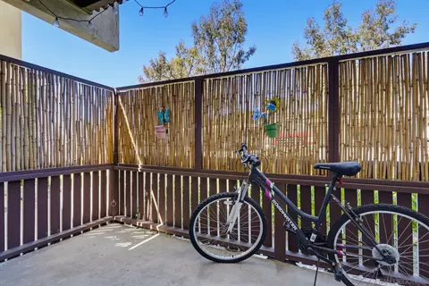 Exterior - 432 Edgehill Ln #3, Oceanside, CA 92054 photo 1 of 6