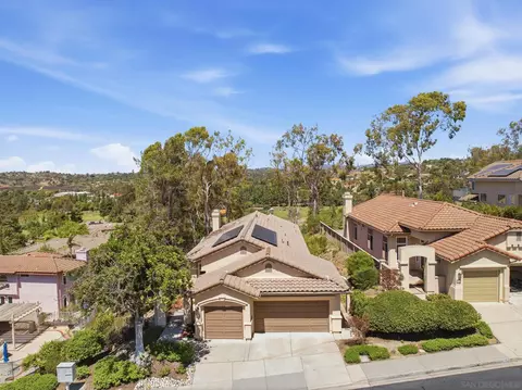 View/Area - 804 Calle Montera, Escondido, CA 92025 photo 3 of 25