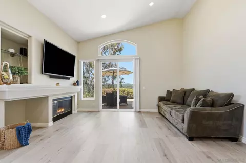 Living - 804 Calle Montera, Escondido, CA 92025 photo 8 of 12