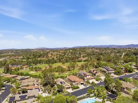 View/Area - 804 Calle Montera, Escondido, CA 92025 photo 17 of 25