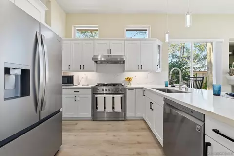Kitchen - 804 Calle Montera, Escondido, CA 92025 photo 2 of 6