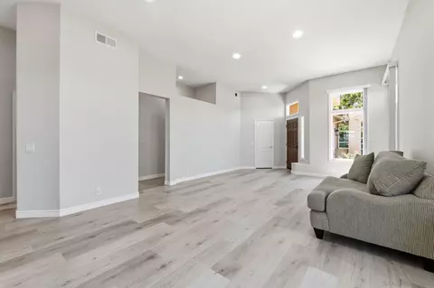 Living - 804 Calle Montera, Escondido, CA 92025 photo 4 of 12