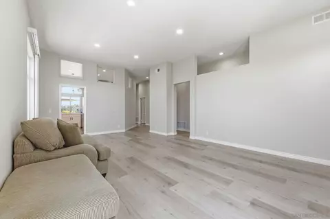 Living - 804 Calle Montera, Escondido, CA 92025 photo 3 of 12