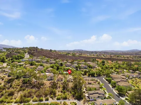 View/Area - 804 Calle Montera, Escondido, CA 92025 photo 8 of 25