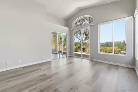 Living - 804 Calle Montera, Escondido, CA 92025 photo 12 of 12