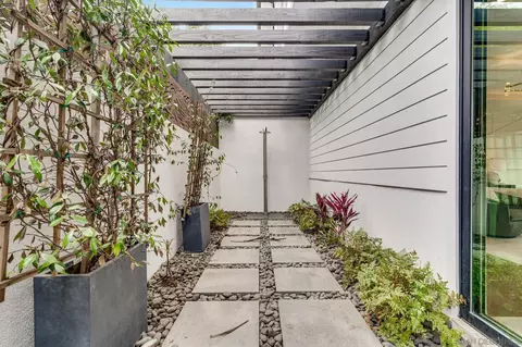 Exterior - 6389 Castejon, La Jolla, CA 92037 photo 14 of 15