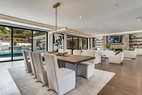 Dining - 6389 Castejon, La Jolla, CA 92037 photo 3 of 5