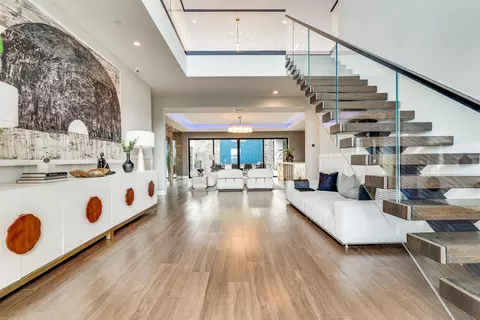 Entry Way - 6389 Castejon, La Jolla, CA 92037 photo 1 of 5