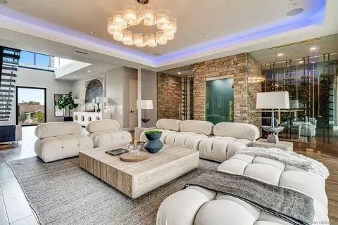 Living - 6389 Castejon, La Jolla, CA 92037 photo 2 of 7