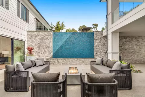 Exterior - 6389 Castejon, La Jolla, CA 92037 photo 3 of 15