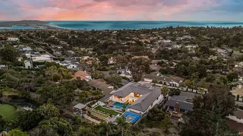 View/Area - 6389 Castejon, La Jolla, CA 92037 photo 3 of 3
