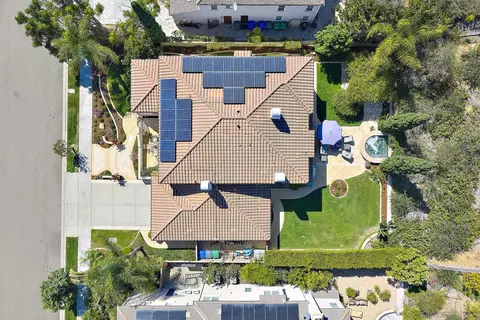 View/Area - 7598 Circulo Sequoia, Carlsbad, CA 92009 photo 2 of 14