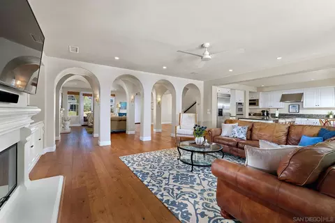 Living - 7598 Circulo Sequoia, Carlsbad, CA 92009 photo 5 of 6