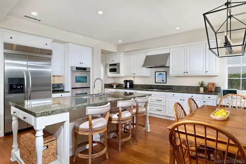 Kitchen - 7598 Circulo Sequoia, Carlsbad, CA 92009 photo 3 of 4