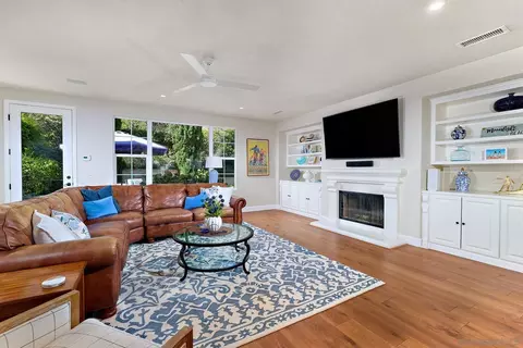 Living - 7598 Circulo Sequoia, Carlsbad, CA 92009 photo 4 of 6