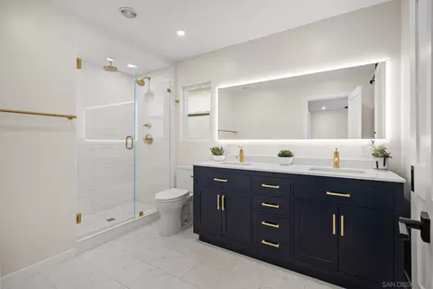 Bath - 339 Delage Dr, Encinitas, CA 92024 photo 3 of 5