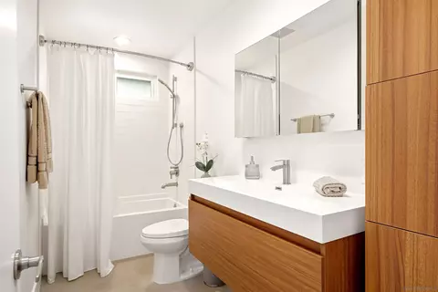 Bath - 1651 Mapleleaf, Encinitas, CA 92024 photo 1 of 3