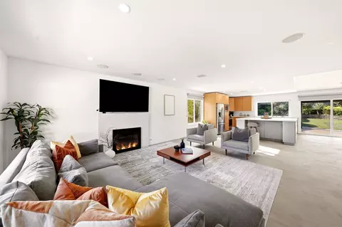 Living - 1651 Mapleleaf, Encinitas, CA 92024 photo 4 of 5