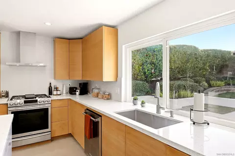 Kitchen - 1651 Mapleleaf, Encinitas, CA 92024 photo 4 of 7