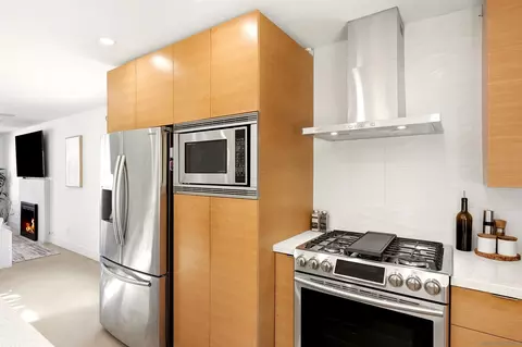 Kitchen - 1651 Mapleleaf, Encinitas, CA 92024 photo 5 of 7