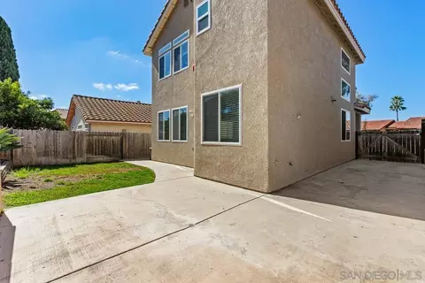 Exterior - 609 Paseo Rio, Vista, CA 92081 photo 3 of 5
