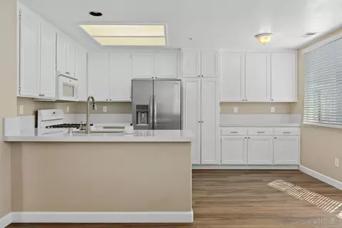 Kitchen - 609 Paseo Rio, Vista, CA 92081 photo 1 of 6