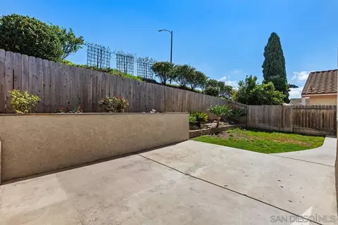Exterior - 609 Paseo Rio, Vista, CA 92081 photo 4 of 5