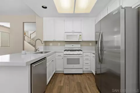 Kitchen - 609 Paseo Rio, Vista, CA 92081 photo 3 of 6