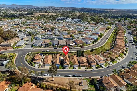 View/Area - 609 Paseo Rio, Vista, CA 92081 photo 3 of 5