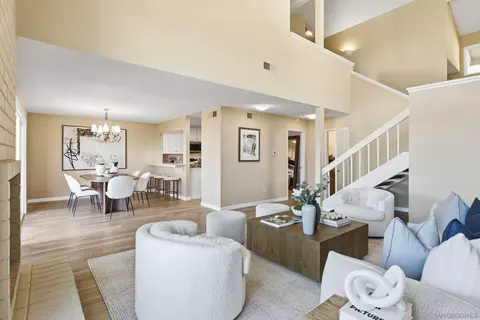 Living - 6547 Caminito Catalan, La Jolla, CA 92037 photo 3 of 5