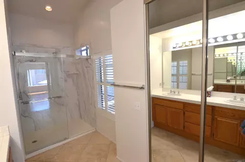 Bath - 970 Somerset Ct UNIT C, Chula Vista, CA 91915 photo 3 of 6
