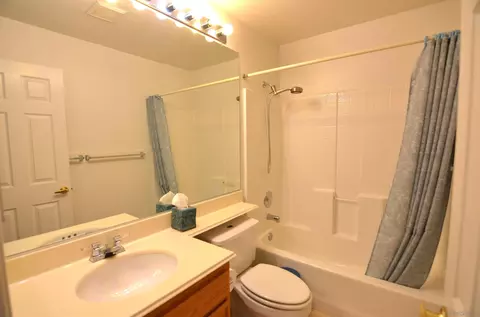 Bath - 970 Somerset Ct UNIT C, Chula Vista, CA 91915 photo 5 of 6