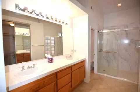 Bath - 970 Somerset Ct UNIT C, Chula Vista, CA 91915 photo 2 of 6
