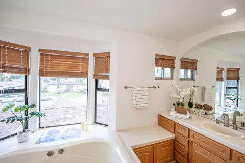 Bath - 13419 Sebago, Poway, CA 92064 photo 2 of 5