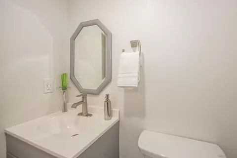 Bath - 13419 Sebago, Poway, CA 92064 photo 5 of 5