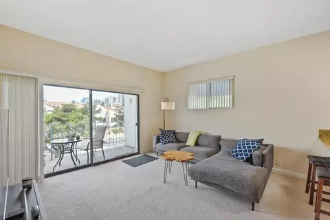 8310 Regents Rd #3E, San Diego, CA 92122