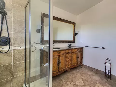 Bath - 2912 Shady Pine St, Spring Valley, CA 91978 photo 6 of 8