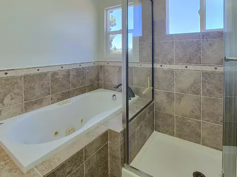 Bath - 2912 Shady Pine St, Spring Valley, CA 91978 photo 7 of 8