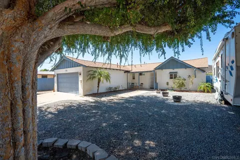 Exterior - 13810 Tobiasson Rd, Poway, CA 92064 photo 2 of 6